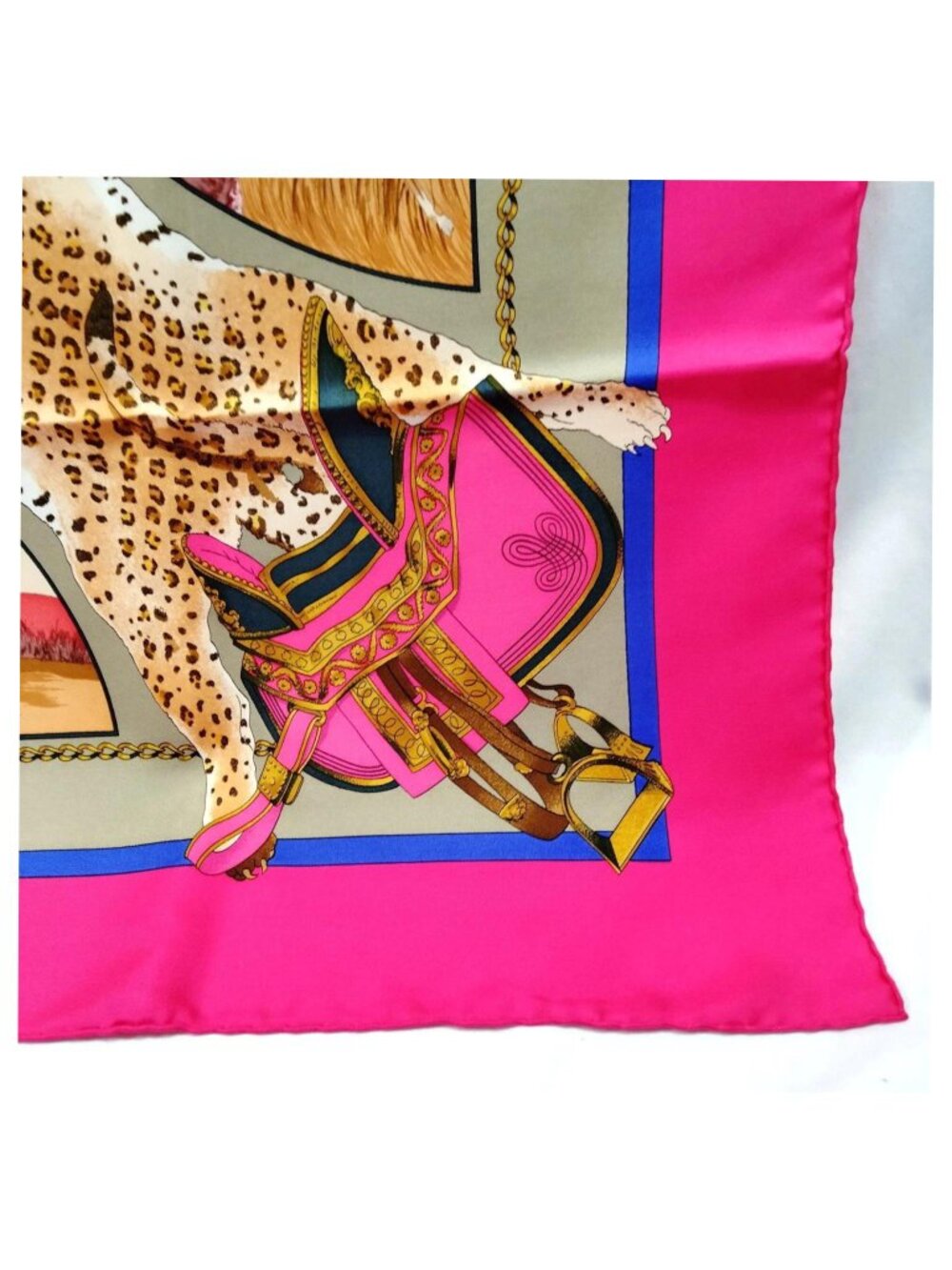 Authentic Hermès Chasses Exotiques Carré 90 Silk Scarf Pink Multicolor - Picture 9 of 10